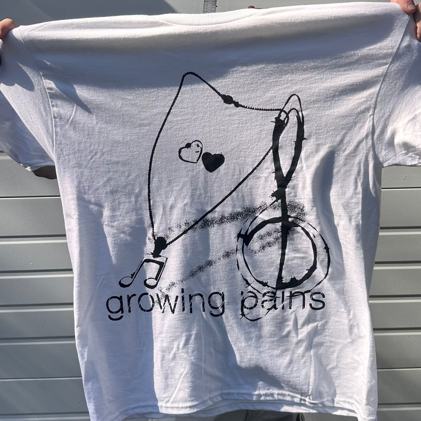 'necklace' t-shirt